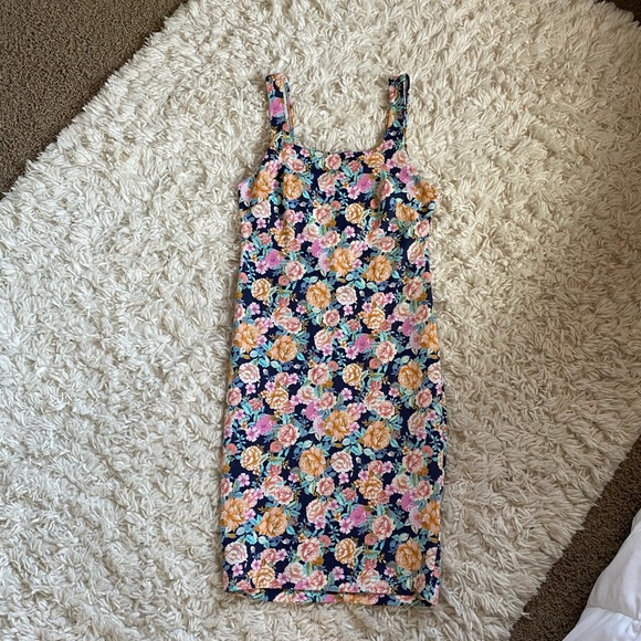Safe Spring Dress - Picture 2 of 4